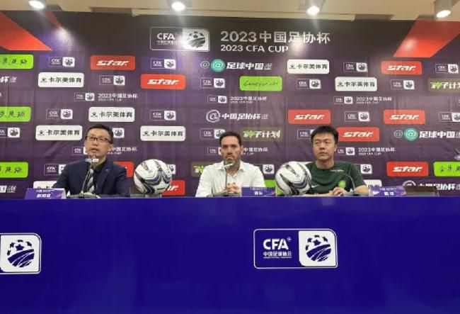 斯嘉丽裸乳照无奶罩视频
