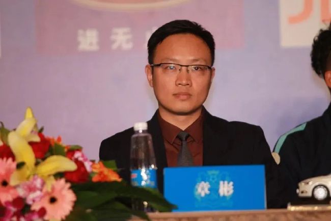最新亚洲伊人网